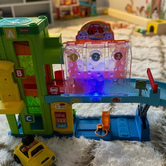 Fisher-Price Little People Car Wash - Picture 3 of 4